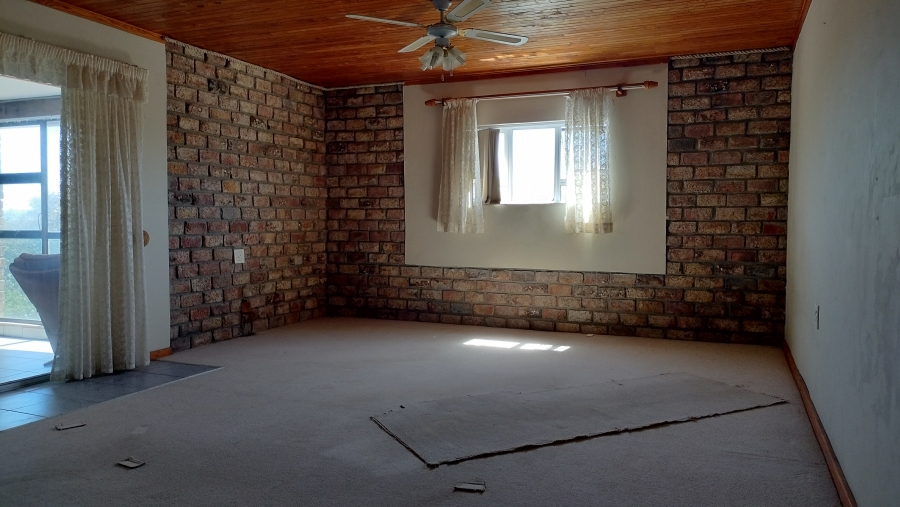 4 Bedroom Property for Sale in Fraaiuitsig Western Cape